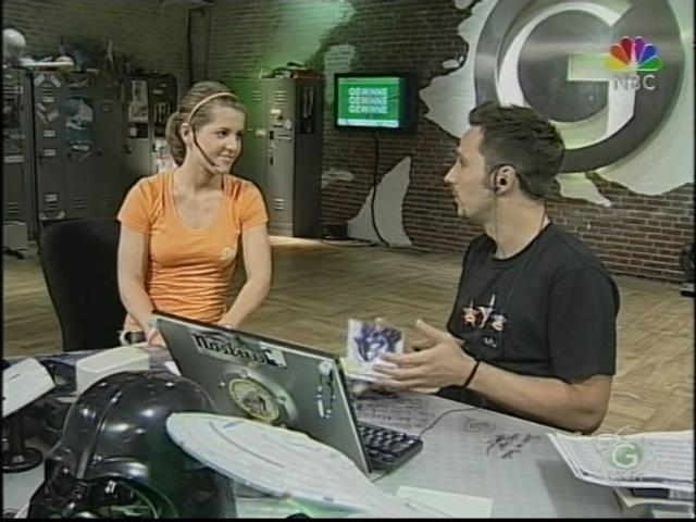 aj_giga050802_02.jpg