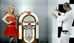 ce_welovetoentertainyou_100902_003.jpg
