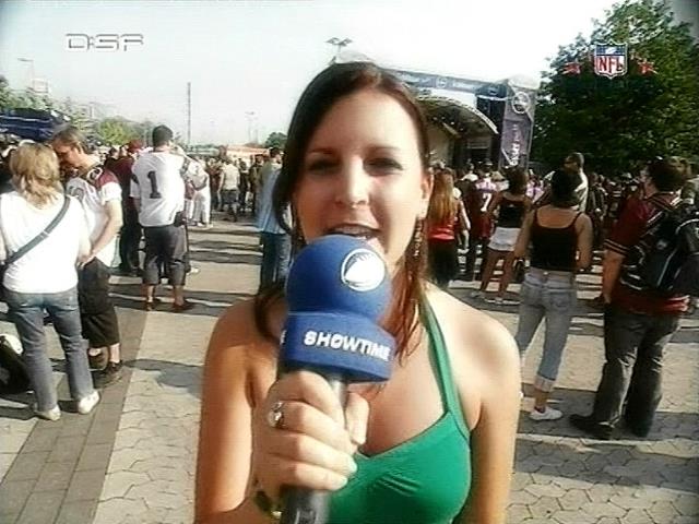 eb_afshowtime_070504_01.jpg